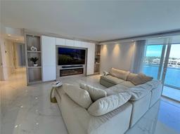 Picture of 19707 Turnberry Way # 6E, Aventura, FL 33180