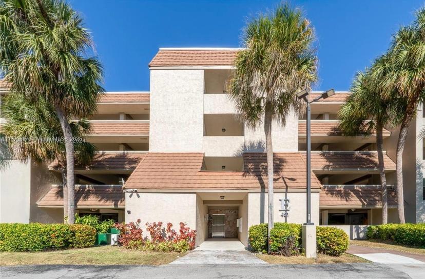 Picture of 461 Ives Dairy Rd # 2, Miami FL 33179