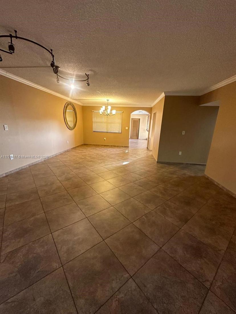 Picture of 461 Ives Dairy Rd # 2, Miami FL 33179