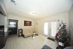 Picture of 704 SW 97Th Place Cir, Miami, FL 33174