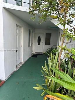 Picture of 18720 NE 18Th Ave # 115, Miami, FL 33179