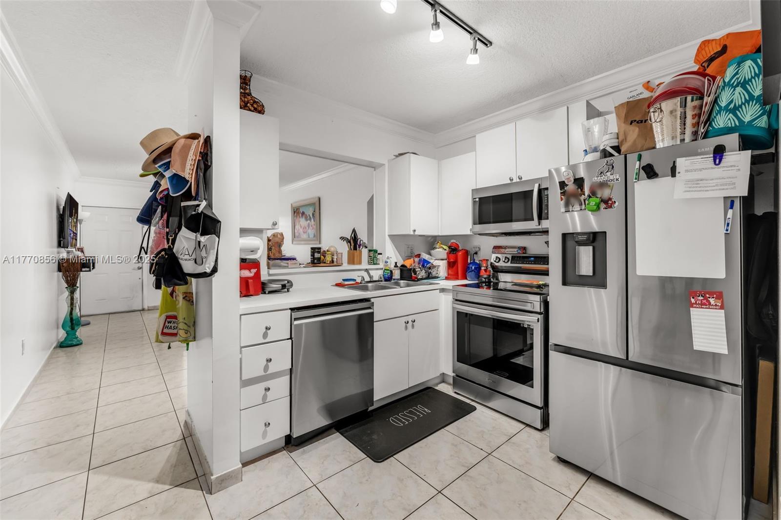 Picture of 12015 SW 14Th St # C, Miami, FL 33184