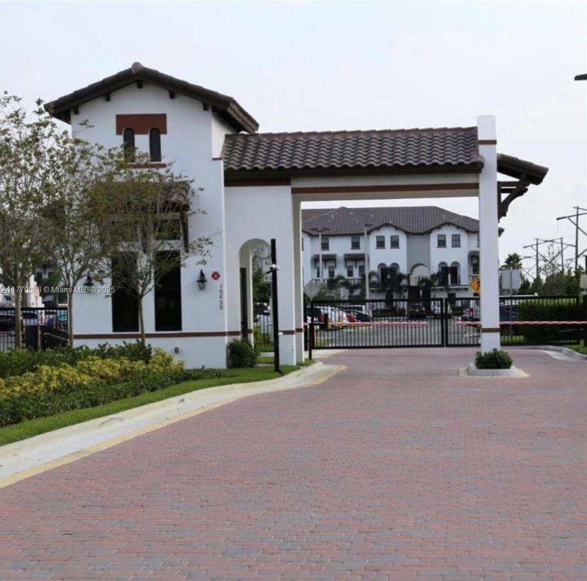 Picture of 10620 NW 88Th St # 204, Doral FL 33178