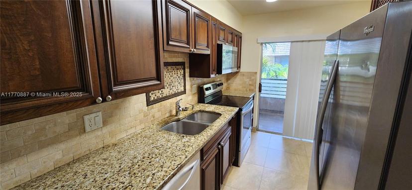Picture of 2810 Riverside Dr # 4, Coral Springs FL 33065