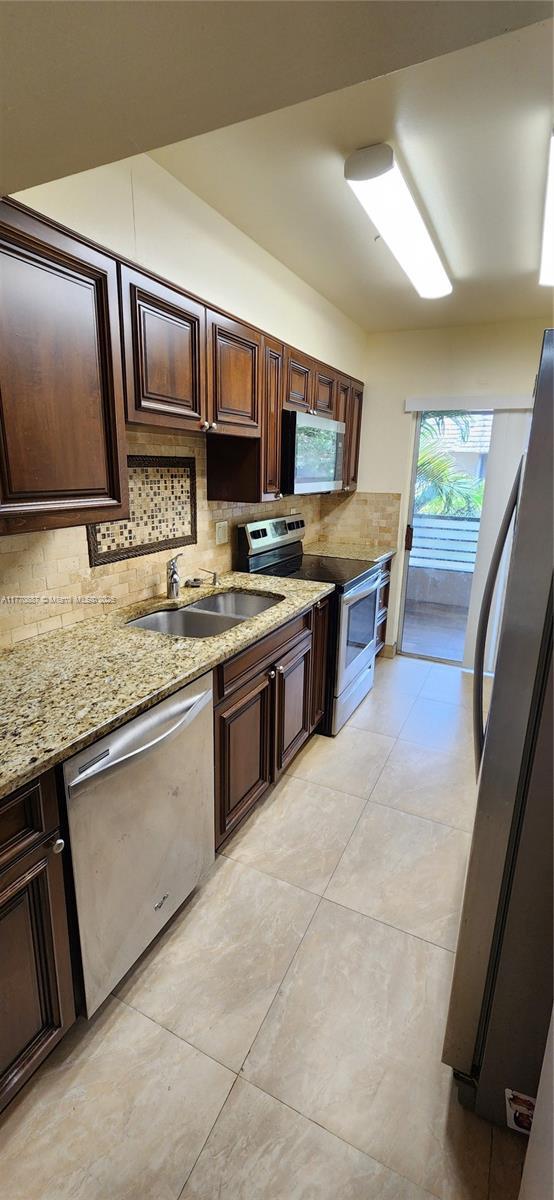 Picture of 2810 Riverside Dr # 4, Coral Springs FL 33065
