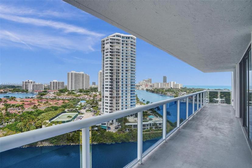 Picture of 20515 E Country Club Dr # 1641, Aventura FL 33180