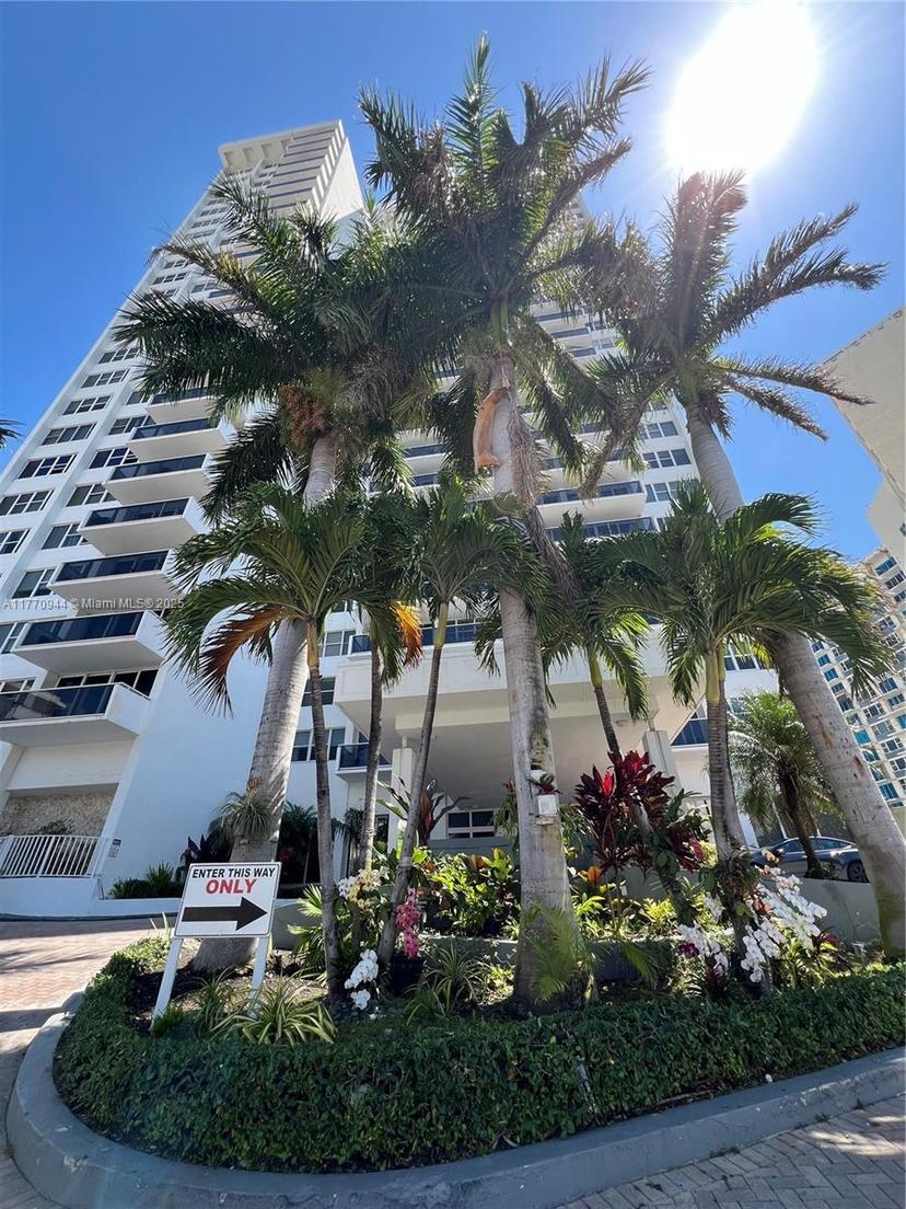 Picture of 3140 S Ocean Dr # 303, Hallandale Beach FL 33009