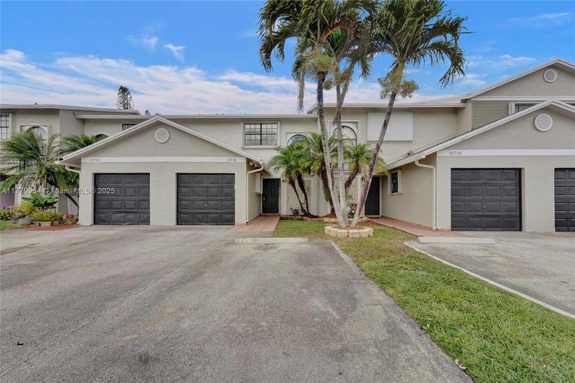 Picture of 10721 NW 11Th # 10721, Pembroke Pines FL 33026