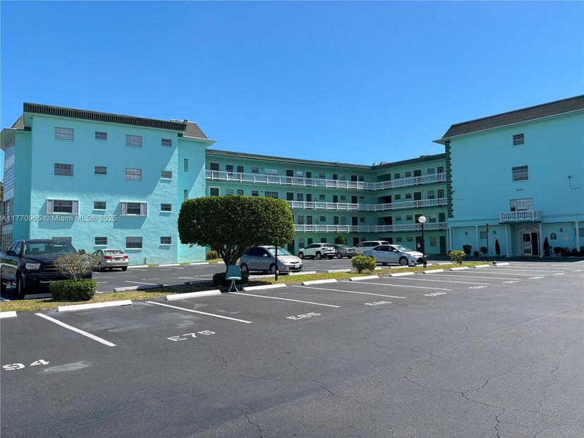 Picture of 4141 NW 44Th Ave # 424, Lauderdale Lakes FL 33319