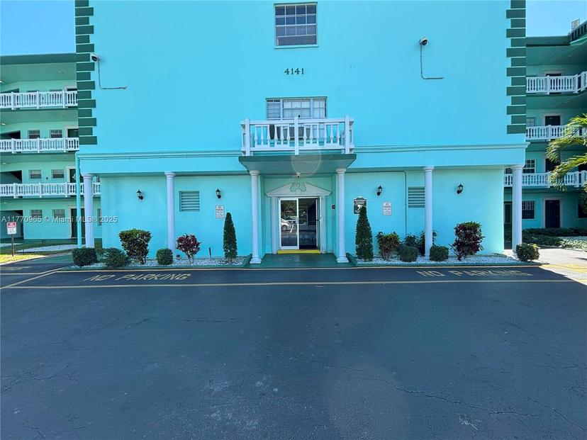 Picture of 4141 NW 44Th Ave # 424, Lauderdale Lakes FL 33319