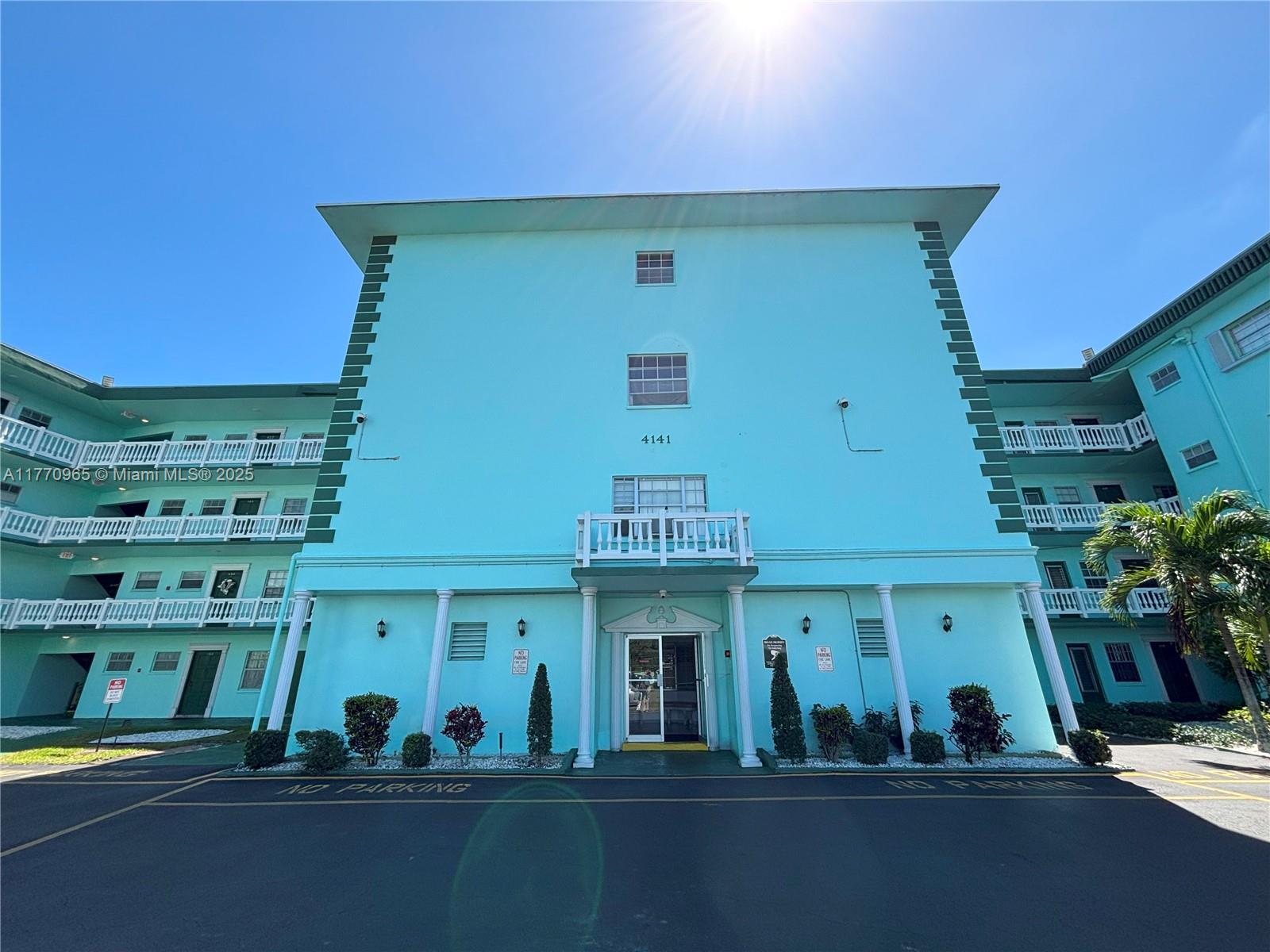 Picture of 4141 NW 44Th Ave # 424, Lauderdale Lakes, FL 33319