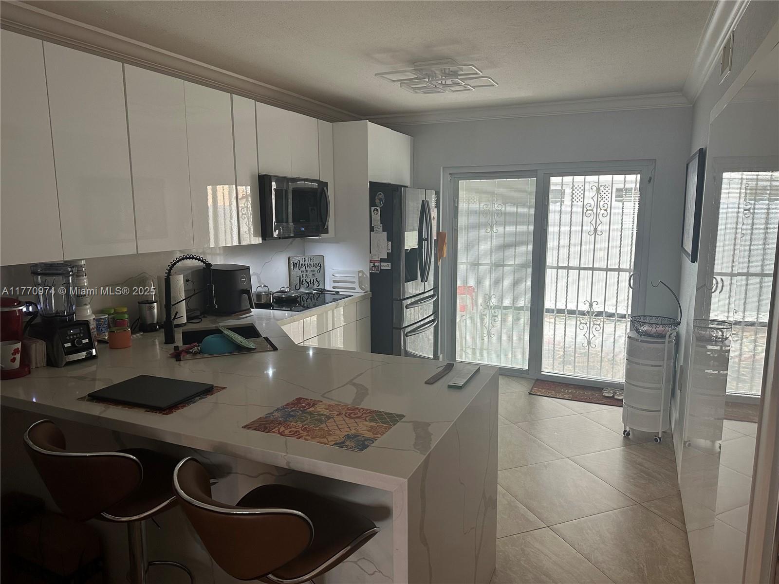 Picture of 6865 W 36Th Ave # 102, Hialeah, FL 33018
