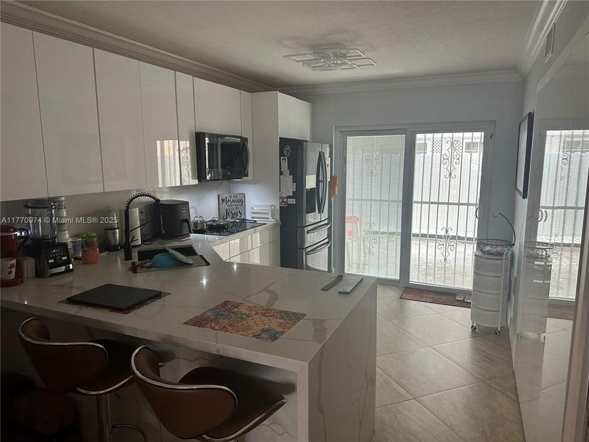 Picture of 6865 W 36Th Ave # 102, Hialeah FL 33018