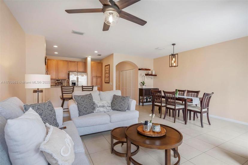 Picture of 210 Las Brisas Cir, Sunrise FL 33326