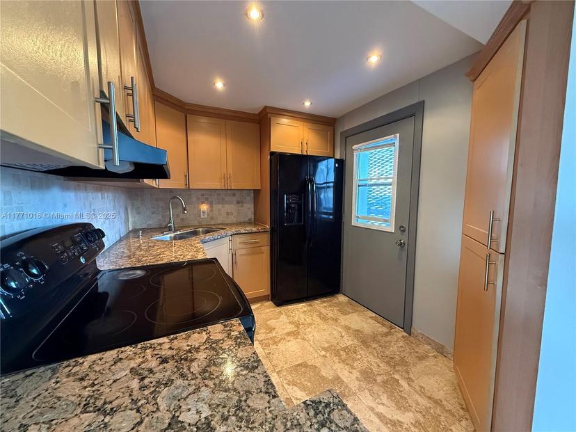 Picture of 3401 N Country Club Dr # 601, Aventura FL 33180