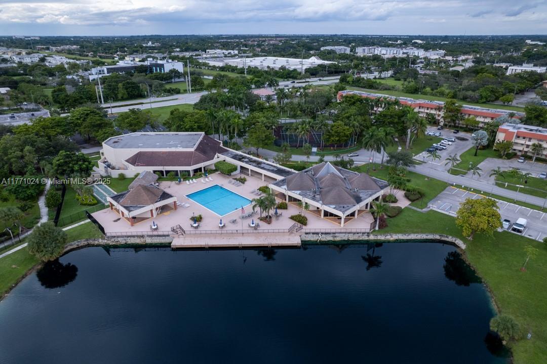 Picture of 7991 N Sunrise Lakes Dr # 211, Sunrise, FL 33322