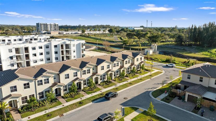 Picture of 14872 SW 265Th St # 14872, Homestead FL 33032