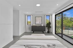 Picture of 2945 SW 37Th Ct, Miami, FL 33134