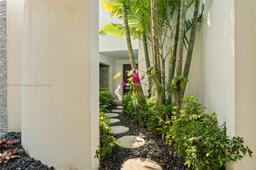 Picture of 10504 SW 129Th Ter, Miami, FL 33176