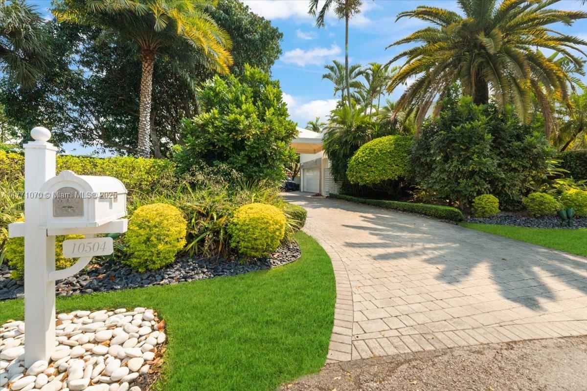 Picture of 10504 SW 129Th Ter, Miami, FL 33176