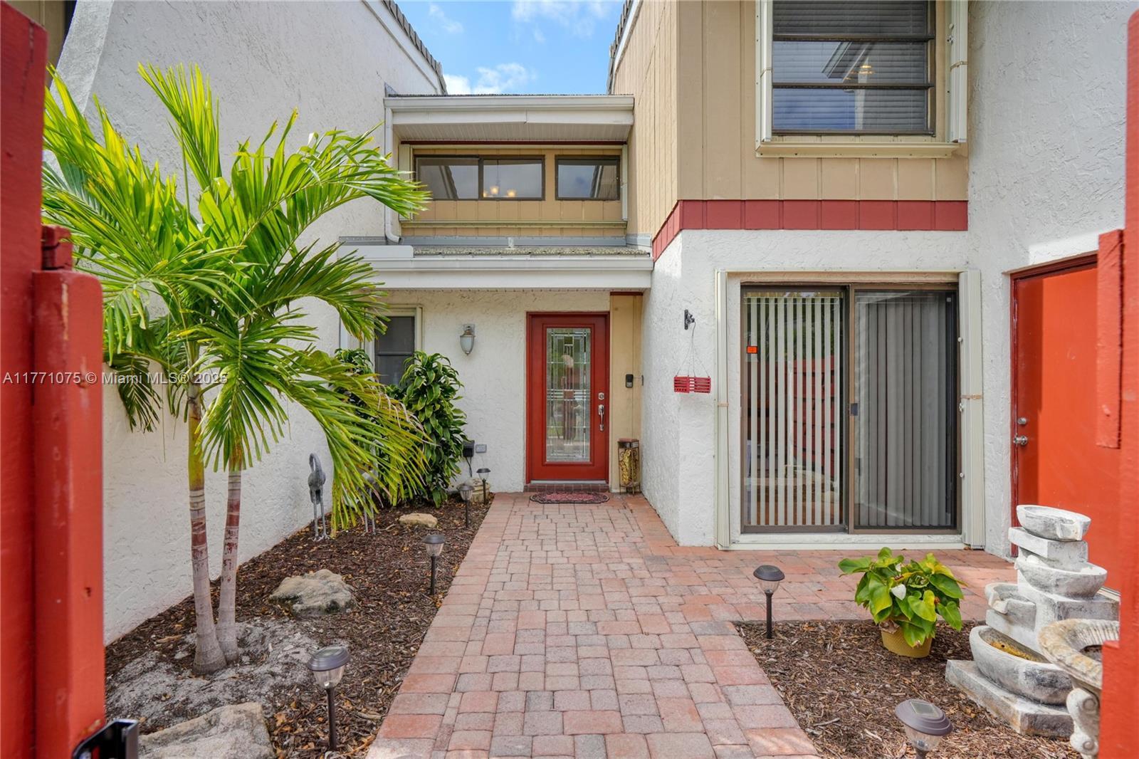 Picture of 3092 Bermwood Ln # 238, Hollywood, FL 33021