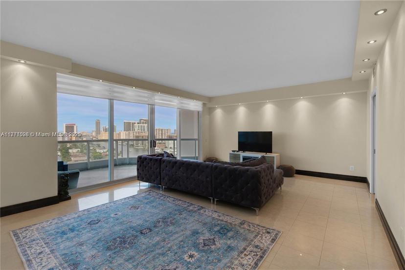 Picture of 21200 Point Pl # 1802, Aventura FL 33180
