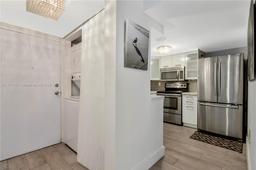 Picture of 2600 Collins Ave # 204, Miami Beach, FL 33140