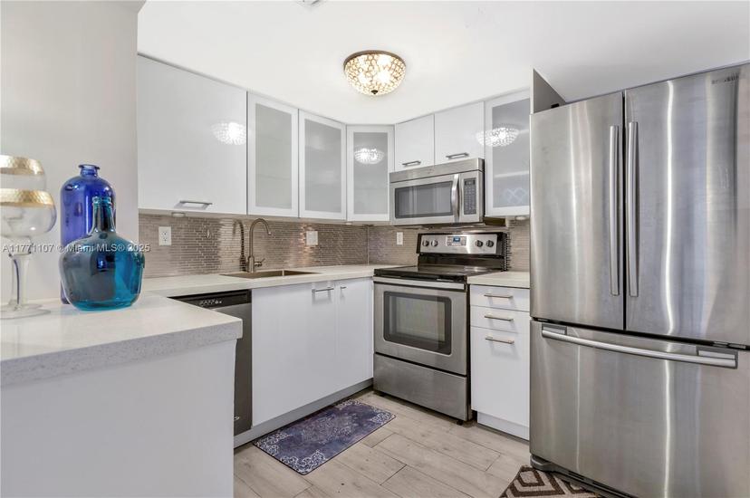 Picture of 2600 Collins Ave # 204, Miami Beach FL 33140