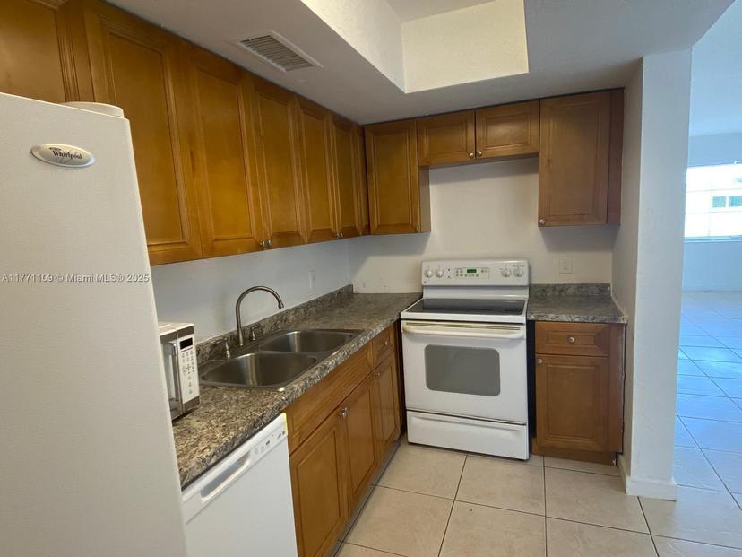 Picture of 13700 NE 6Th Ave # 211, North Miami FL 33161