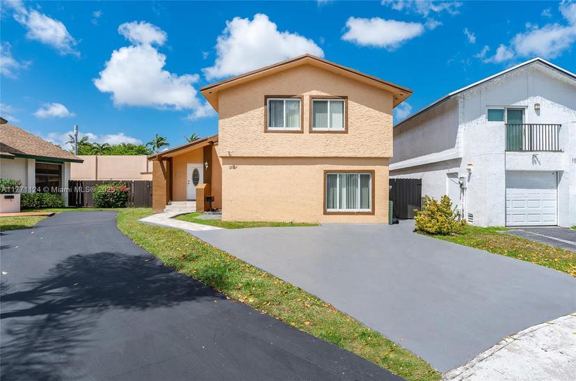 Picture of 1007 NW 106Th Ave Cir, Miami FL 33172