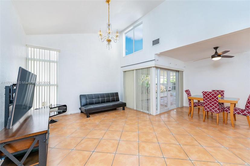 Picture of 1007 NW 106Th Ave Cir, Miami FL 33172