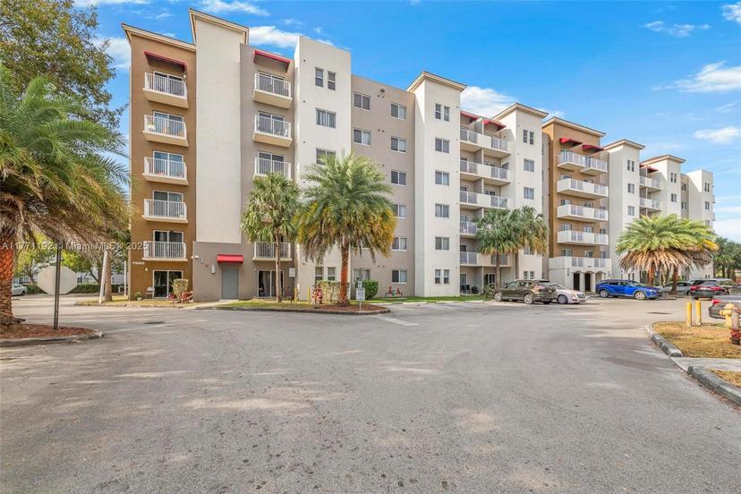 Picture of 11060 SW 196Th St # 410, Cutler Bay FL 33157
