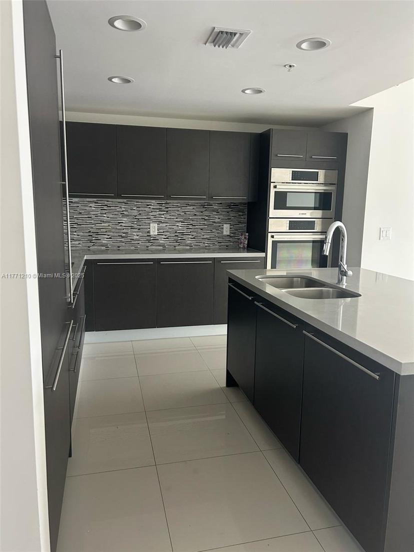 Picture of 7825 NW 107Th Ave # 414, Doral FL 33178