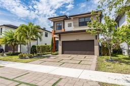 Picture of 15742 NW 88Th Ave, Miami Lakes, FL 33018