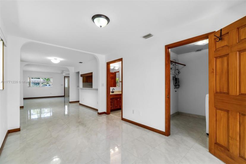 Picture of 9085 SW 157Th St, Palmetto Bay FL 33157