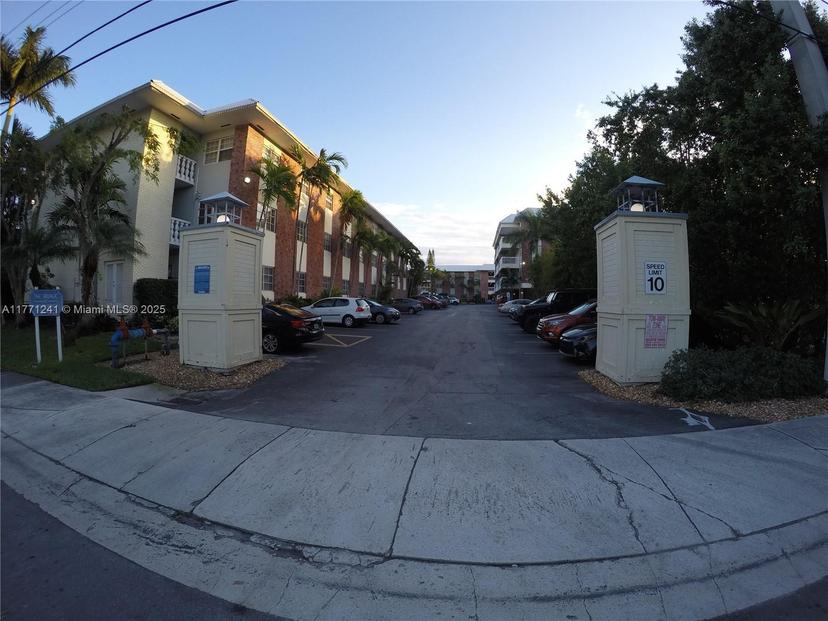 Picture of 2424 SE 17Th Cswy # 110B, Fort Lauderdale FL 33316
