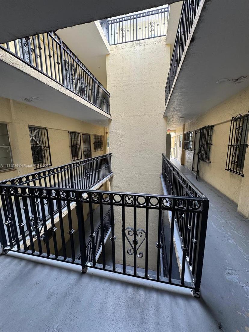 Picture of 453 SW 2Nd St # 302C, Miami FL 33130