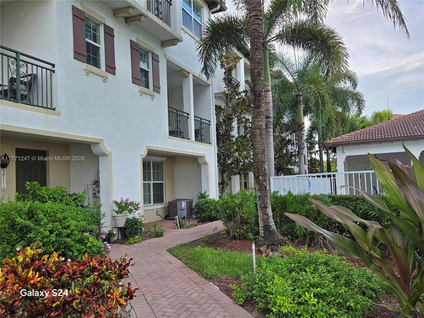 Picture of 2707 SW 119Th Way # 1803, Miramar FL 33025