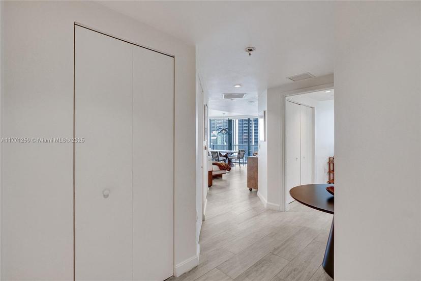 Picture of 45 SW 9Th St # 1803, Miami FL 33130