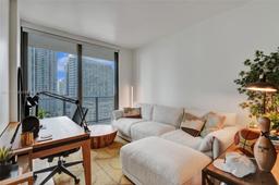 Picture of 45 SW 9Th St # 1803, Miami, FL 33130