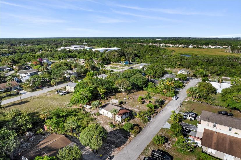 Picture of 8506 SE Eucalyptus, Hobe Sound FL 33455
