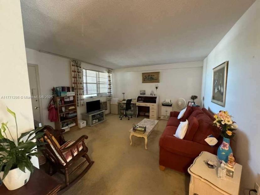 Picture of 16750 NE 14Th Ave # 211, Miami FL 33162