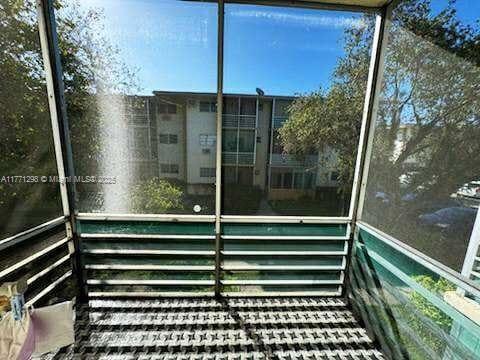 Picture of 16750 NE 14Th Ave # 211, Miami FL 33162