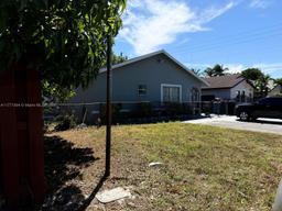 Picture of 20707 NW 41St Ave Rd, Miami Gardens, FL 33055