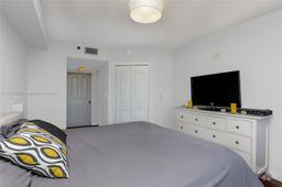 Picture of 2665 SW 37Th Ave # 1404, Miami, FL 33133
