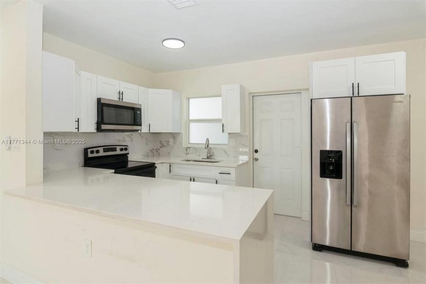 Picture of 9930 Caribbean Blvd, Cutler Bay FL 33189