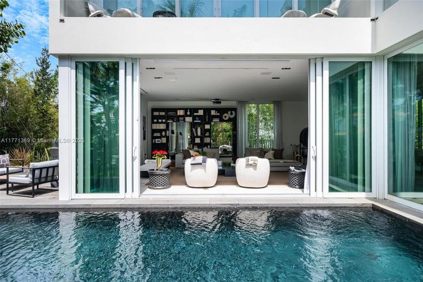 Picture of 4700 N Meridian Ave, Miami Beach FL 33140