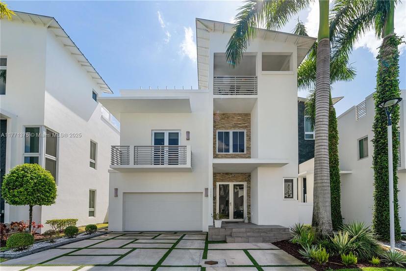Picture of 3445 NW 84Th Ct, Doral FL 33122