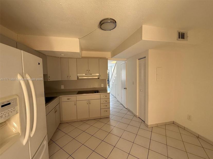 Picture of 5301 W 22Nd Ct # 5301, Hialeah FL 33016