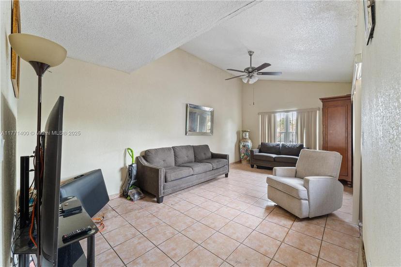 Picture of 3865 W 10Th Dr, Hialeah FL 33012